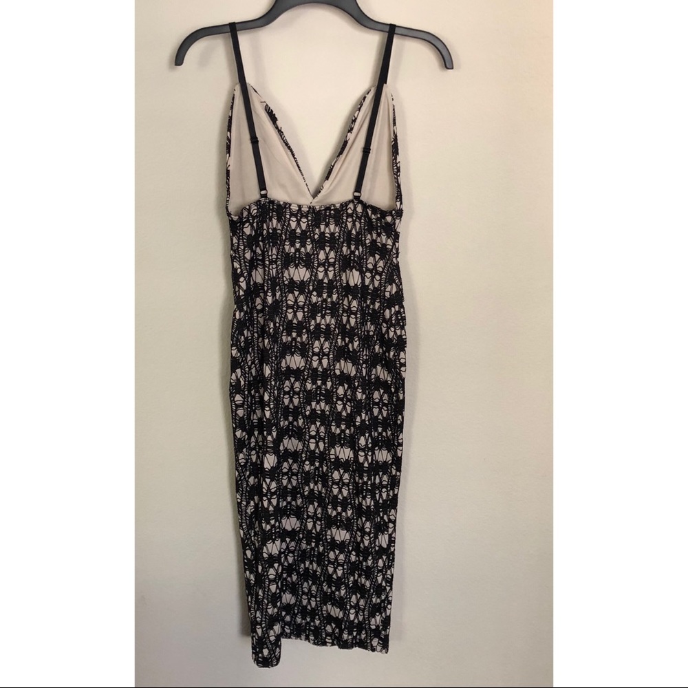 Black/Beige Lace Dress - Picture 2 of 3